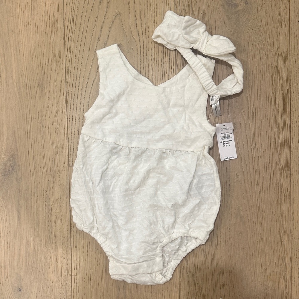 GAP White Baby Outfit